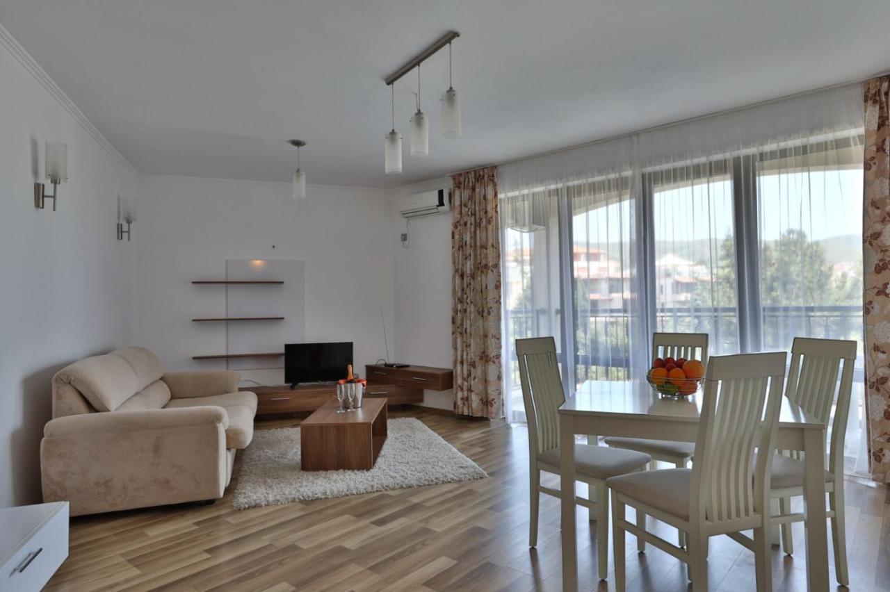 Vip Club Dolphin Coast Aparthotel Слънчев бряг Екстериор снимка